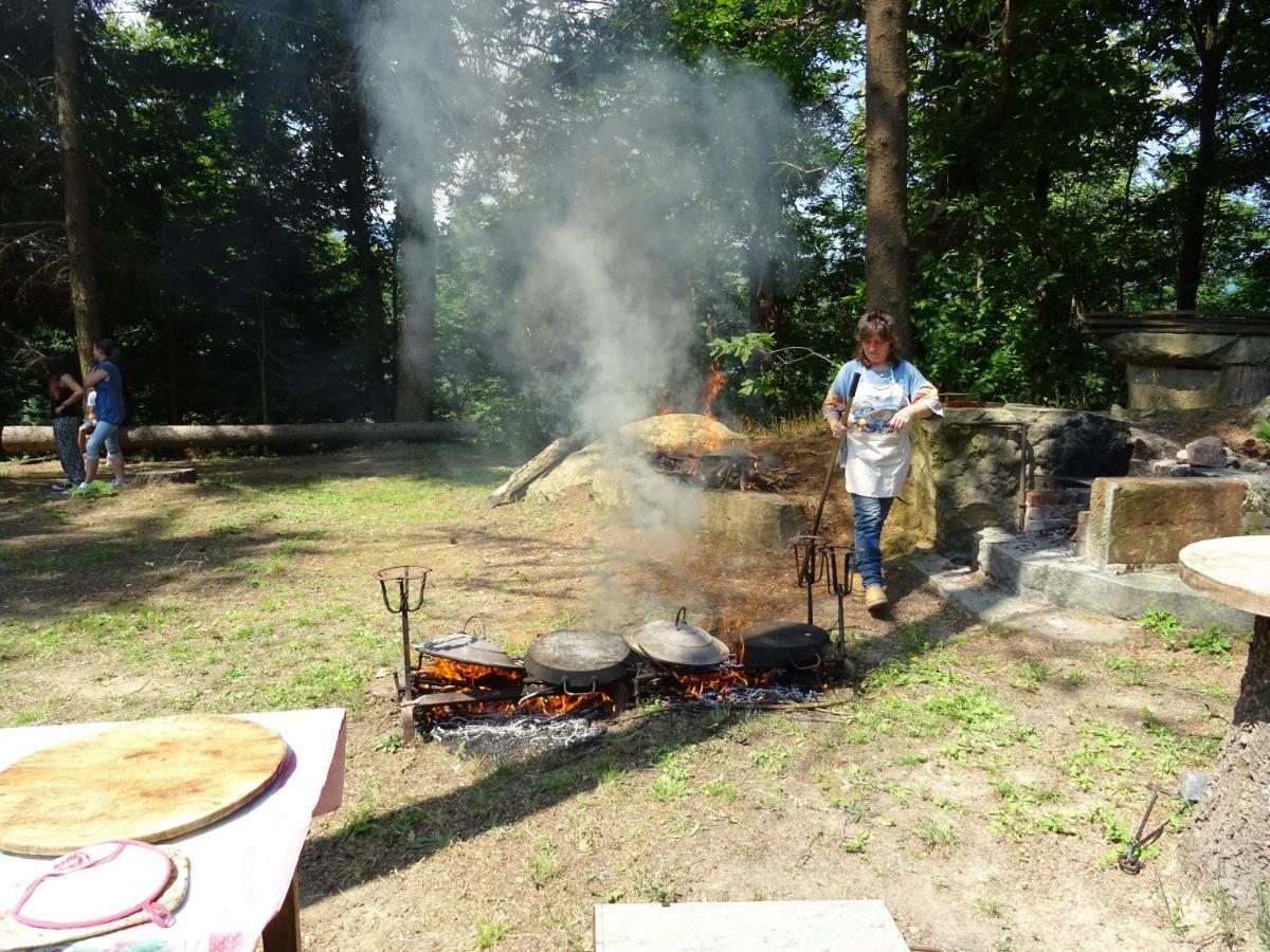 Camping Grondola - Federicofarm Pontremoli Εξωτερικό φωτογραφία
